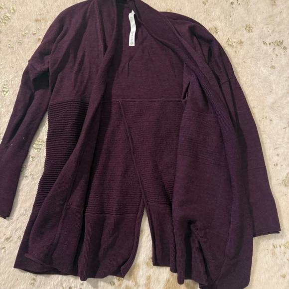 Lululemon Sit In Lotus Wrap II Heathered Plum Size 10 Merino Wool Cardigan - Picture 3 of 9